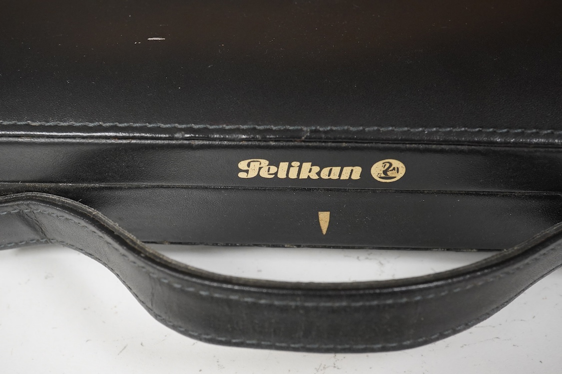 A rare vintage Pelikan Fountain pen salesman case 40 pens